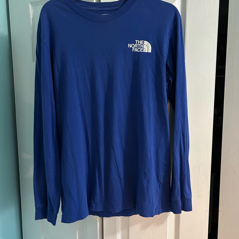 North Face long sleeve mens t-shirt. EUC